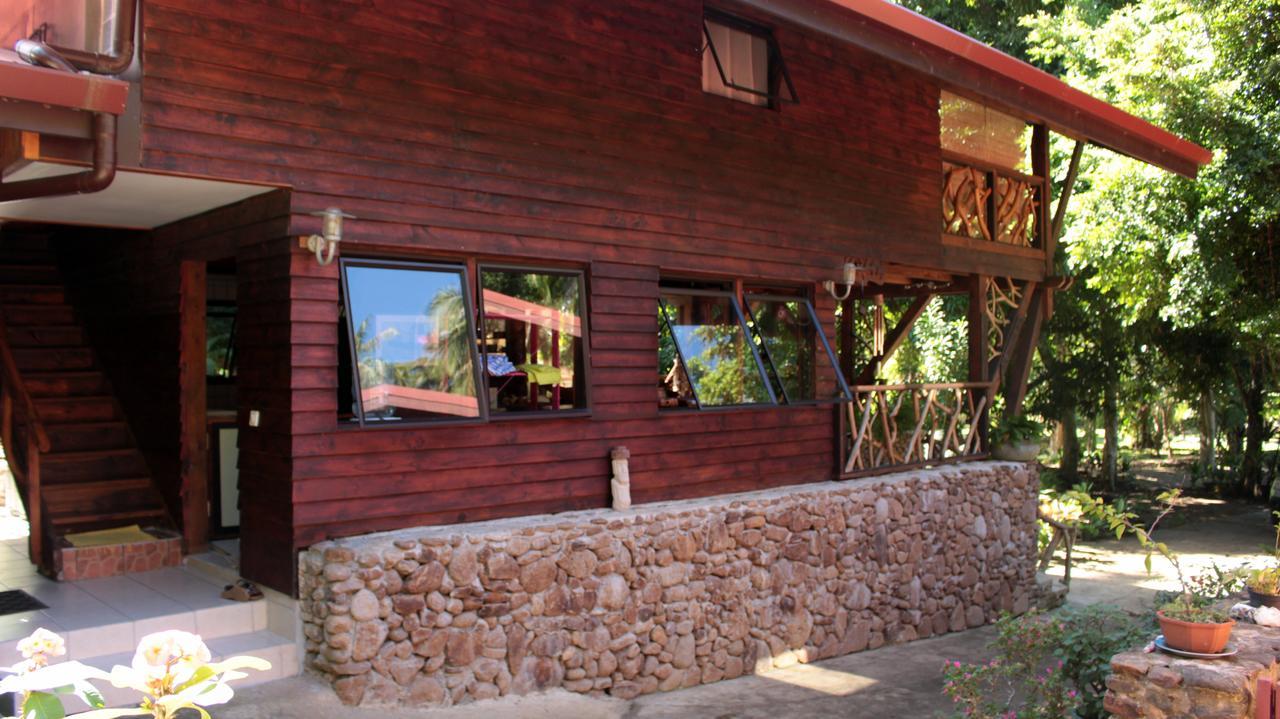 Hotel Haere Mai I Te Fare Teavaro Exterior foto